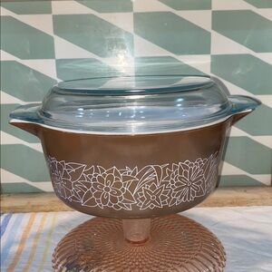Vintage Pyrex Woodlands 475-B